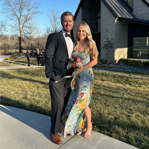 Reformation Ingrid dress in florist blue. Size 4. - Picture 3 of 3